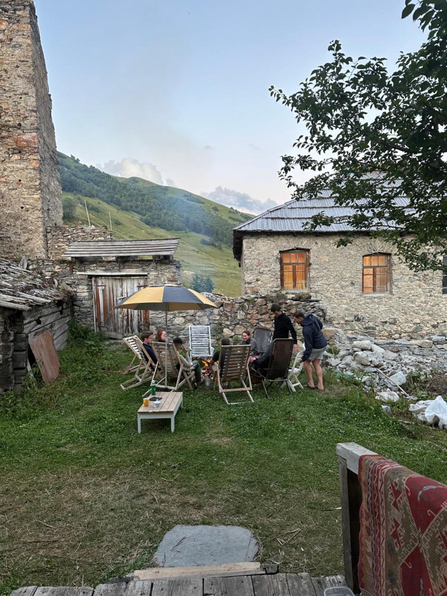 Panorama Guesthouse Mata C. Adishi Exterior photo